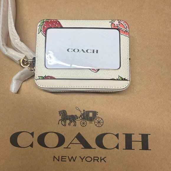 coach Zip Card Case With Strawberry Print car32 - Picture 2 of 7